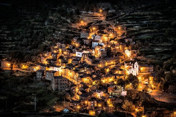 Piodão, Bồ Đào Nha về đêm đẹp hơn bất cứ một khung cảnh cổ tích nào.